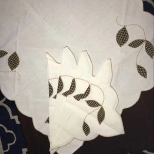 Vintage coffee table cover with 4 matching